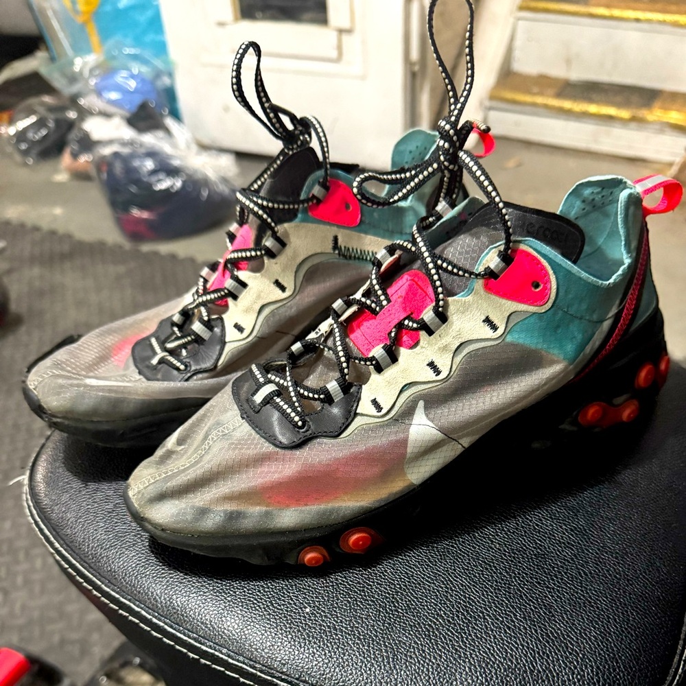 Nike React
